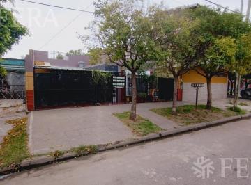 Casa · 80m² · 4 Ambientes · 2 Cocheras · Venta de Casa 4 Ambientes con Cochera en Monte Chingolo