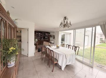 Casa · 800m² · 4 Ambientes · Venta - Casa de 3 Dorm. en San Sebastian, Funes