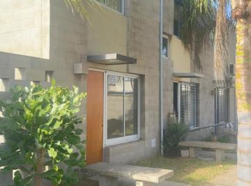 Casa · 56m² · 3 Ambientes · 1 Cochera · Venta Duplex Dos Dorm. Apto Crédito
