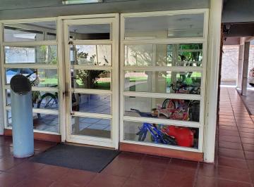 Departamento · 60m² · 3 Ambientes · 1 Cochera · Departamento en Venta Ubicado en Adrogué, Almirante Brown, G. B. a. Zona Sur