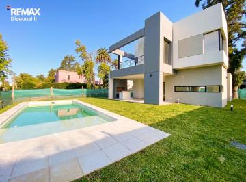 Casa · 245m² · 5 Ambientes · 2 Cocheras · Casa en Venta Greenville Hudson