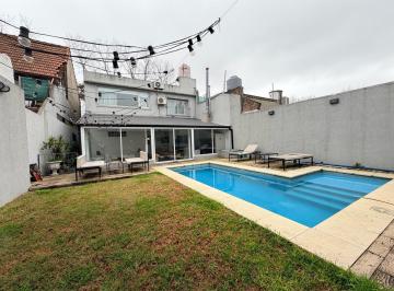 Casa · 191m² · 7 Ambientes · 2 Cocheras · Casa en Exclusiva en Excelente Estado en Venta en Martinez