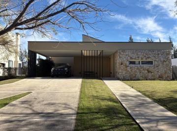 Casa · 176m² · 5 Ambientes · 2 Cocheras · Venta Casa 5 Amb El Cantón Norte Piscina Lote 800 m