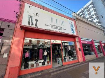 Local comercial · 225m² · 1 Ambiente · Local en Venta - 1 Baño - Tandil