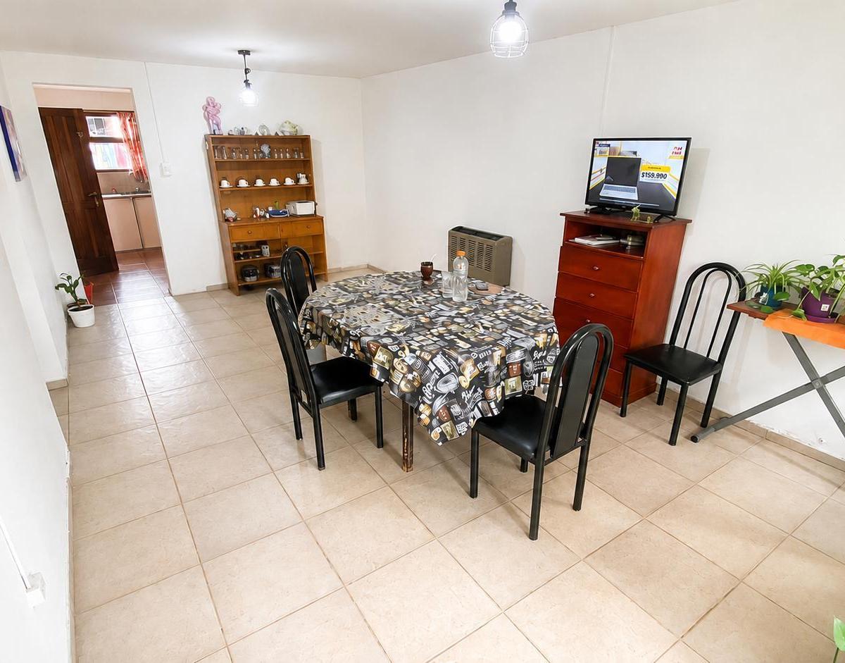 Casa 3 amb, 81m² con 2 departamentos a terminar — Malvinas Argentinas