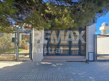 Casa · 176m² · 6 Ambientes · 1 Cochera · Venta Casa 3 Dorm. Quincho Apta Credito