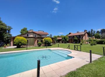 Casa · 307m² · 8 Ambientes · 1 Cochera · Venta. 2 Casas Sobre Lote de 1.900 m². Quincho y Pileta. El Remanso, Exaltacion de La Cruz