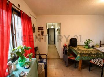 Departamento · 44m² · 3 Ambientes · 1 Cochera · Departamento en Venta Florencio Varela 3 Ambientes