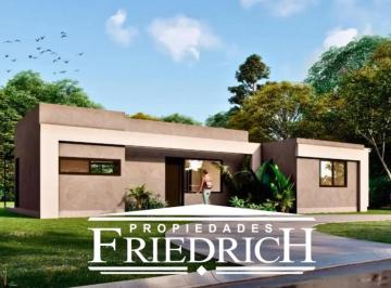 Casa · 104m² · 4 Ambientes · 3 Cocheras · Casa en Venta en Los Juncos