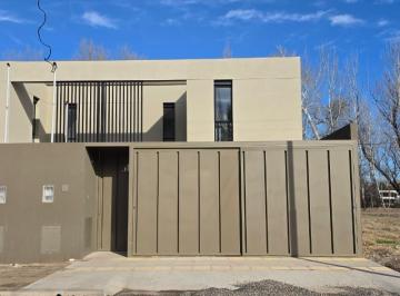 Casa · 142m² · 3 Ambientes · 1 Cochera · Venta Dúplex 2 Dormi Patio con Parrilla - Bº Ayres del Limay - Neuquén Capital