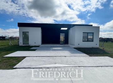 Casa · 159m² · 4 Ambientes · 2 Cocheras · Casa en Venta - Barrio Cerrado Los Juncos