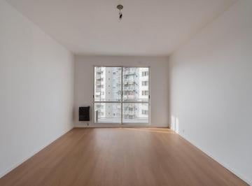 Departamento · 64m² · 3 Ambientes · 1 Cochera · Tres Ambientes con Cochera - Reciclado.