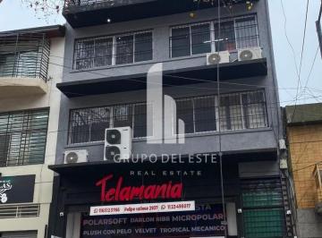 Oficina comercial · 217m² · Oficina en Flores