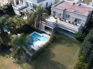 Casa · 267m² · 6 Ambientes · 2 Cocheras · Casa en Venta en La Lomada de Pilar