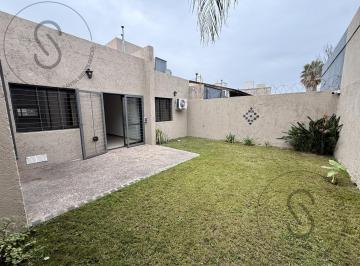 Casa · 85m² · 3 Ambientes · 2 Cocheras · Venta Duplex 2 Dorm Planta Baja Nuevo Poeta Lugones