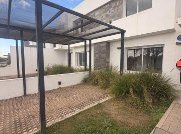 Casa de 4 ambientes, Córdoba · Alquiler - Duplex 3 Dorm. en Docta