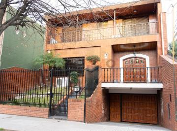 Casa · 270m² · 4 Ambientes · 2 Cocheras · Venta Casa 4 Ambientes + Dependencia Lote Propio en Villa Devoto