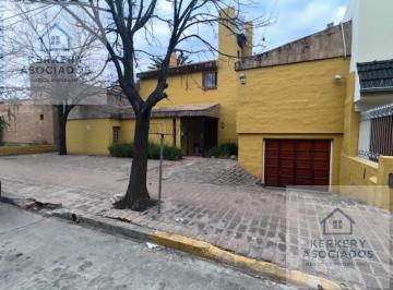 Casa · 274m² · 7 Ambientes · Casa de 4 Dorm. en Florencia Nightingale 4547, Valle del Cerro, Córdoba.