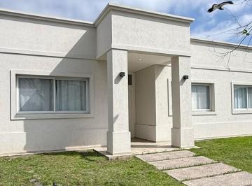 Casa · 160m² · 5 Ambientes · 4 Cocheras · Casa Venta Alquiler Haras Santa María Escobar