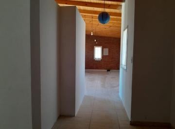 Casa de 6 ambientes, Trelew · Una Casa en un Entorno Natural y Tranquilo