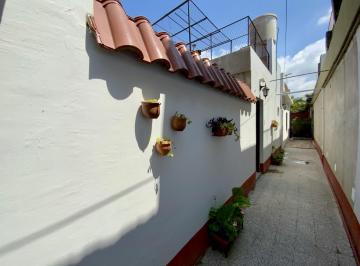 PH · 60m² · 2 Ambientes · Juan Manuel de Rosas 2440 - Depto. de Pasillo de 1 Dormitorio en Alquiler - Rosario