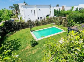 Casa · 224m² · 5 Ambientes · 2 Cocheras · Casa - Los Alisos