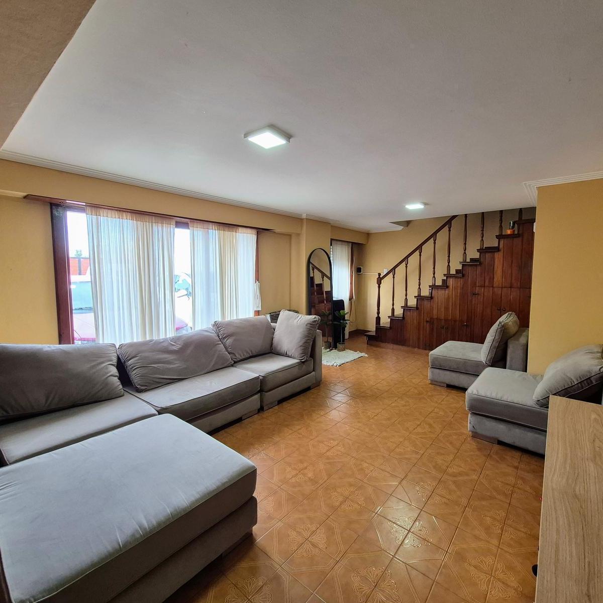 Impecable chalet en barrio libertad, 4 amb, 447m², 3 dorm, 2 baños, 5 coch.