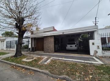Casa · 120m² · 5 Ambientes · 1 Cochera · Casa 5 Ambientes Venta Remedios de Escalada