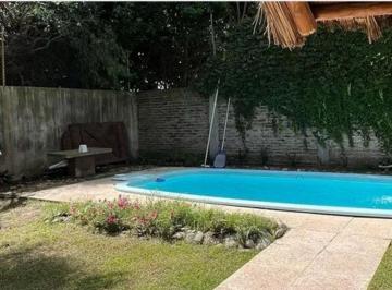 Casa · 70m² · 3 Ambientes · Venta Casa 3 Amb. con Pileta y Parque en Lujan