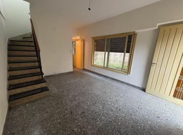 PH · 61m² · 3 Ambientes · PH 3 Amb con Patio y Jardin Lomas del Mirador