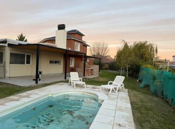 Casa · 210m² · 5 Ambientes · Casa en Venta en Comahue Golf Club, Neuquén Capital