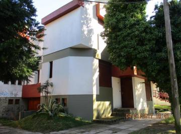 PH · 130ha · 4 Ambientes · 1 Cochera · Oportunidad! Regio Triplex 4 Ambientes con Dependencia y Garaje