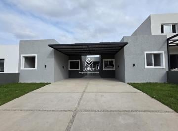Casa · 94m² · 3 Ambientes · 1 Cochera · Venta Duplex 2 Domitorios en Docta Av