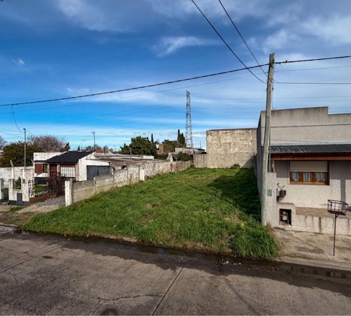 Lote en calle Ugalde 2180, 290 m² en Villa Aguirre
