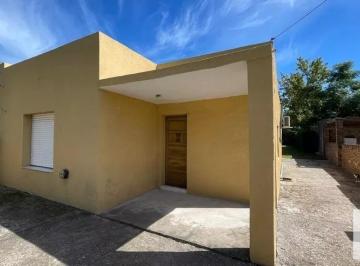 Casa · 50m² · 3 Ambientes · 2 Cocheras · Casa en Venta - 2 Dorm. 1 Baño - Cocheras - 400 m² - Luján