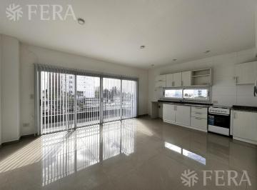 Departamento · 50m² · 2 Ambientes · Alquiler Departamento de 2 Ambientes con Balcón en Wilde