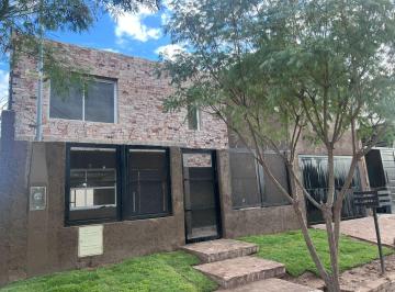 Casa · 200m² · 7 Ambientes · 1 Cochera · Venta Espectacular Casa a Estrenar 3 Hab. Lujan