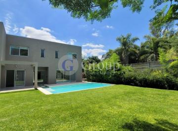 Casa · 178m² · 4 Ambientes · 2 Cocheras · Casa en Venta en Los Tacos, Escobar con Pileta