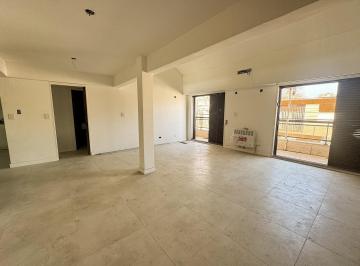 Casa · 188m² · 6 Ambientes · Venta Casa Reciclada en Planta Alta. Barrio Tiro Suizo