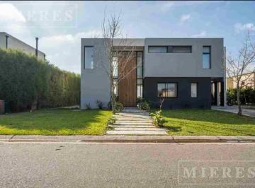 Casa · 160m² · 5 Ambientes · 3 Cocheras · Casa en Venta a Laguna Area 11 Barrio San Sebastian