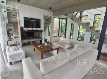 Casa · 295m² · 7 Ambientes · 6 Cocheras · Casa en Alquiler a La Laguna en El Cantón - Norte