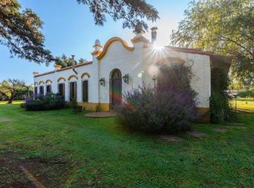 Casa · 219m² · 5 Ambientes · 1 Cochera · Venta Casa Quinta en Mtro Rivadavia, Almte Brown