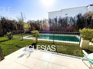 Casa · 218m² · 6 Ambientes · 2 Cocheras · Casa en Venta en Los Alisos, Nordelta.