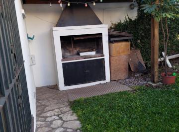 Casa de 4 ambientes, Vicente López · Casa de 4 Ambientes con Jardin, Parrilla y Cochera