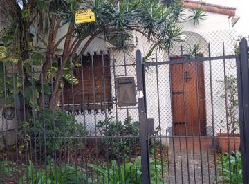 Casa de 4 ambientes, Vicente López · Casa de 4 Ambientes con Jardin, Parrilla y Cochera