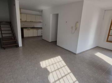 Casa · 93m² · 5 Ambientes · 1 Cochera · Venta Duplex 3 Dorm. 2 Baños en B. Ipona