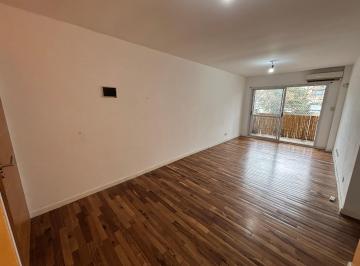 Departamento de 2 ambientes, Parque Patricios · Parque Patricios | Alquiler | 2 Ambientes y Medio Al Frente | Cochera