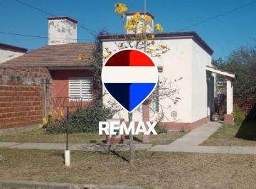 Casa · 95m² · 3 Ambientes · 1 Cochera · Casa Venta Barrio El Huaico Zona Norte