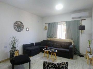 Casa · 104m² · 5 Ambientes · 1 Cochera · Casa Remodelada a Nuevo! - 3dorm/patio/cochera - Lanus