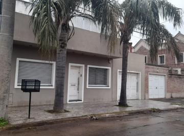 Casa · 190m² · 8 Ambientes · 1 Cochera · Casa en Venta 5 Dorm. San Nicolas